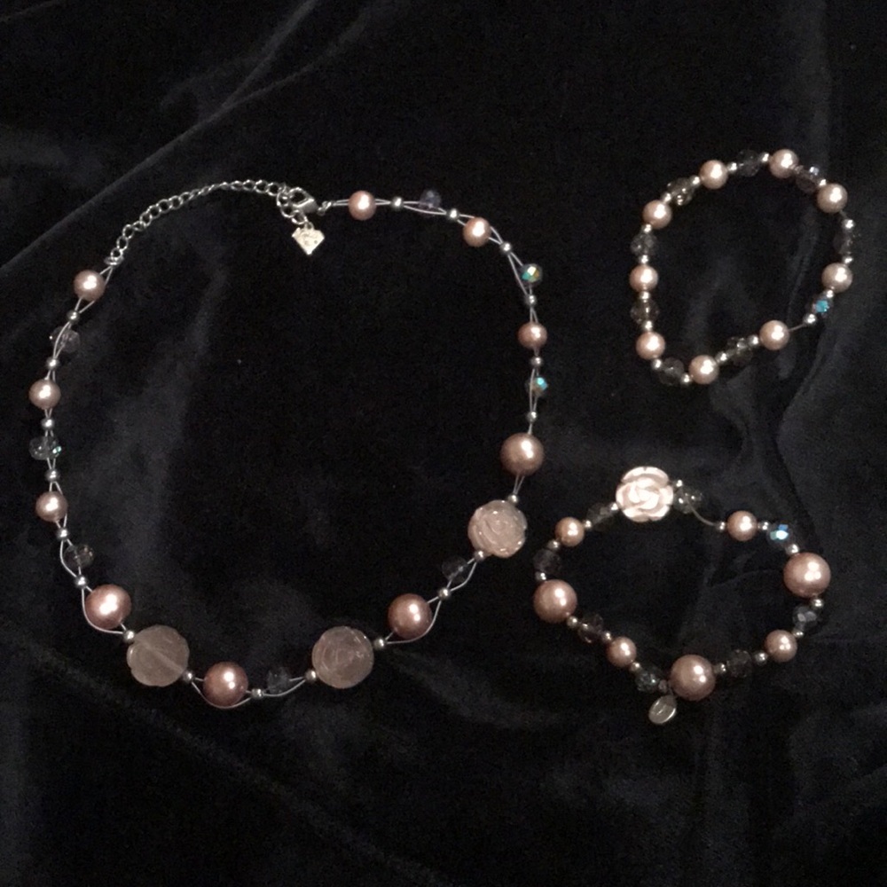 Vintage Cookie Lee adjustable necklace and two stretchy bracelets